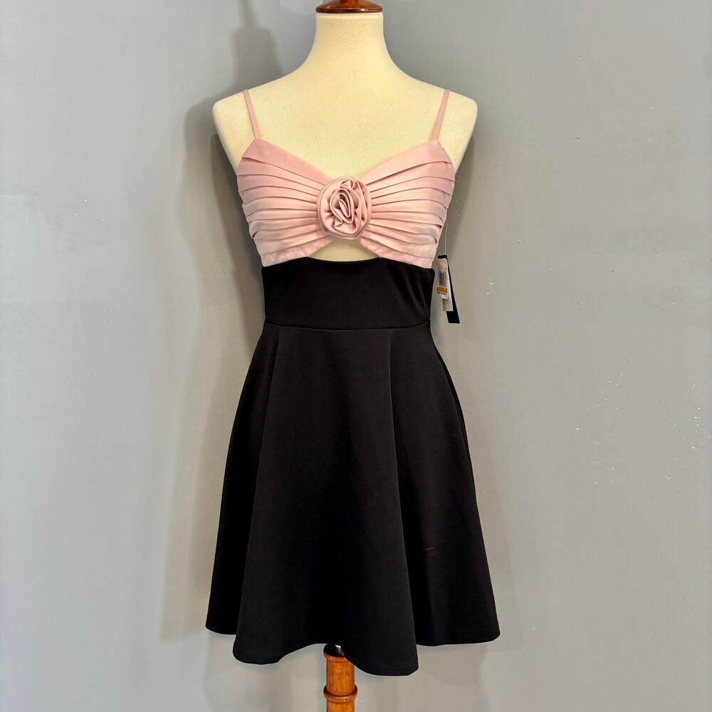VTG NWT Rosette Ruched Bandeau Cutout Fit & Flare Mini Dress Pink Black,Size 7/8